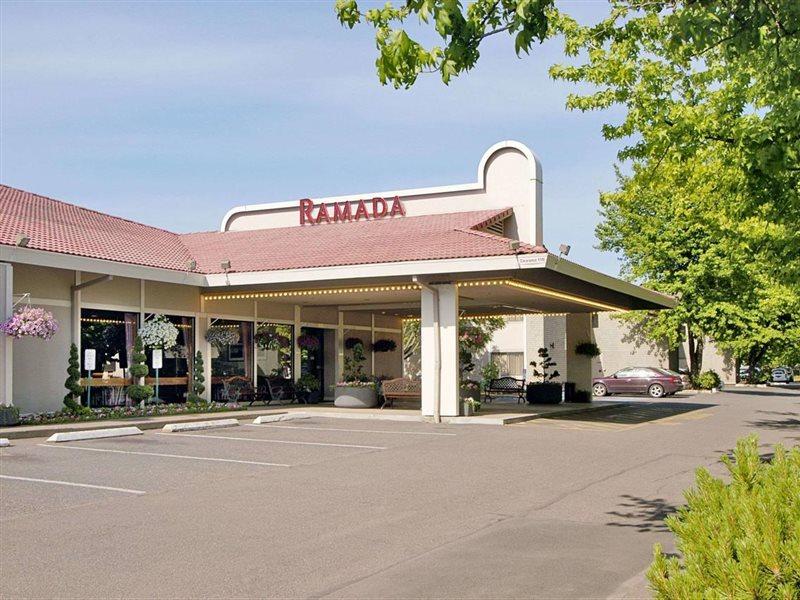 Hotel Ramada By Wyndham Portland Airport Exterior foto