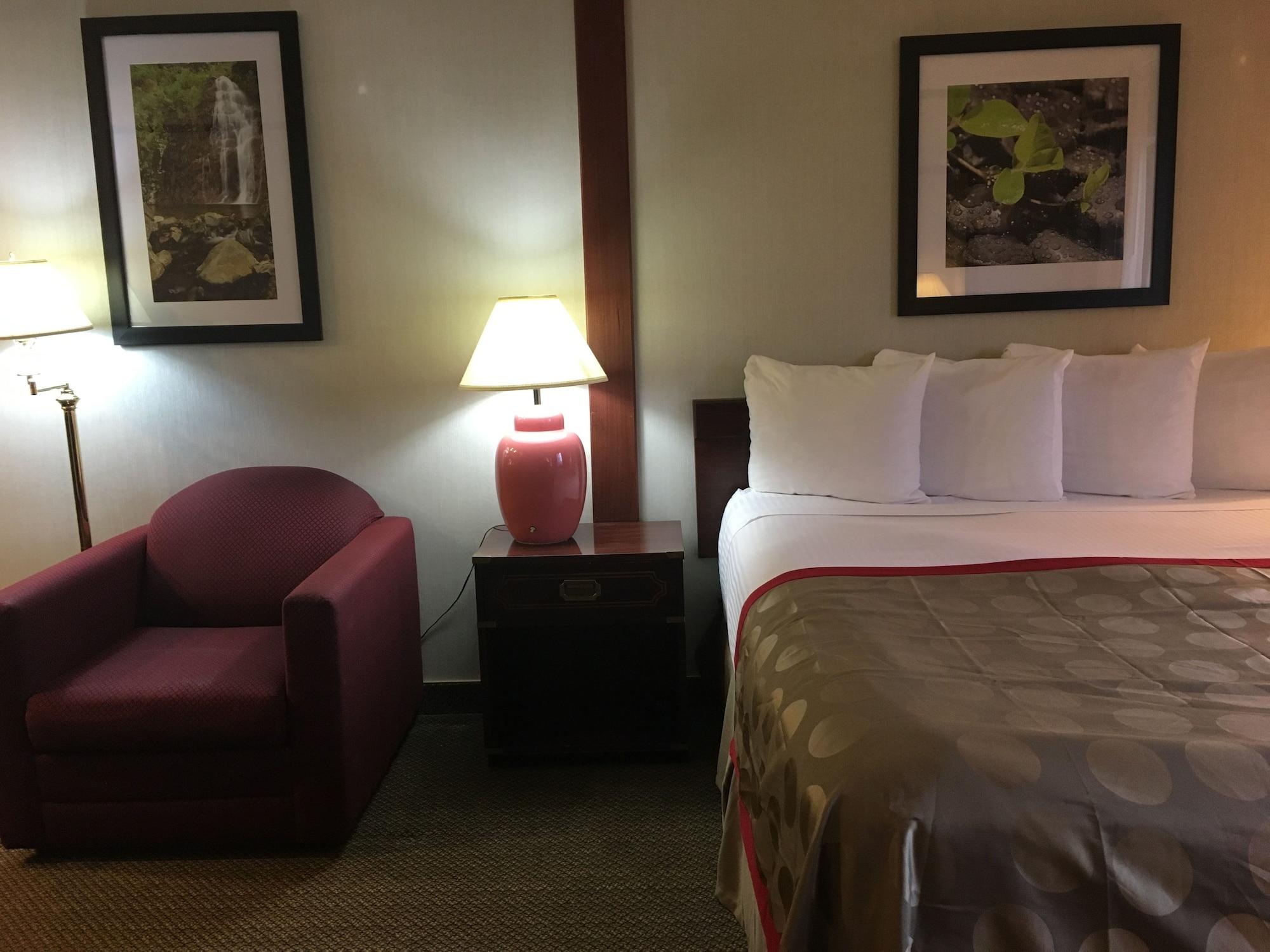 Hotel Ramada By Wyndham Portland Airport Exterior foto