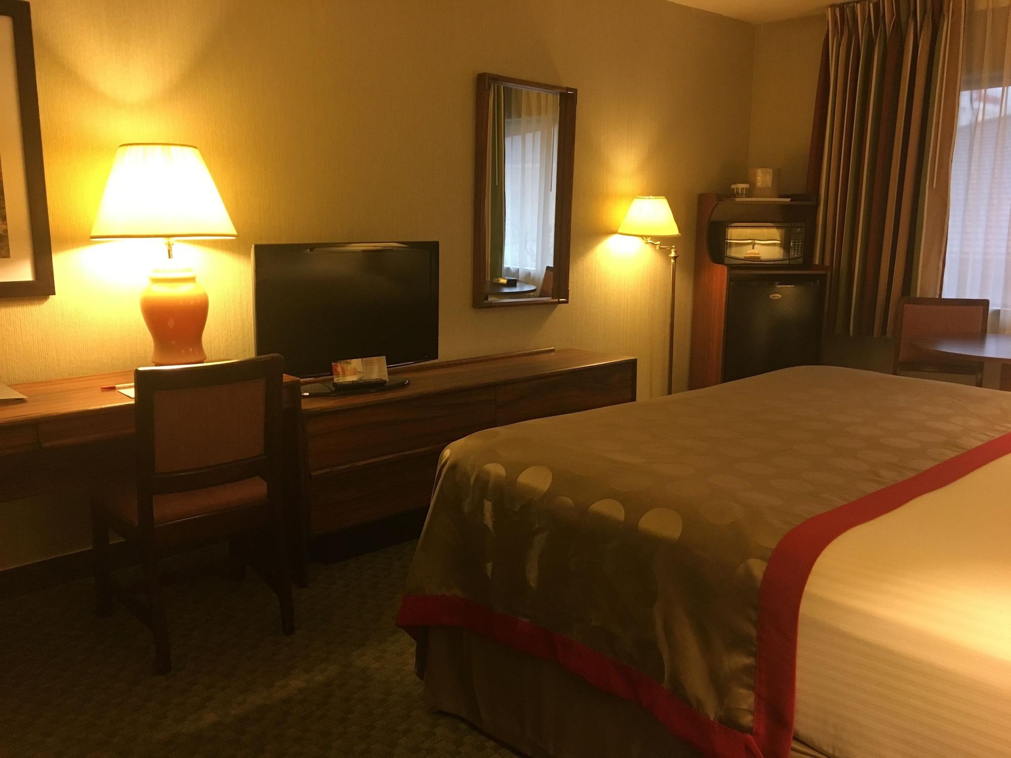 Hotel Ramada By Wyndham Portland Airport Exterior foto