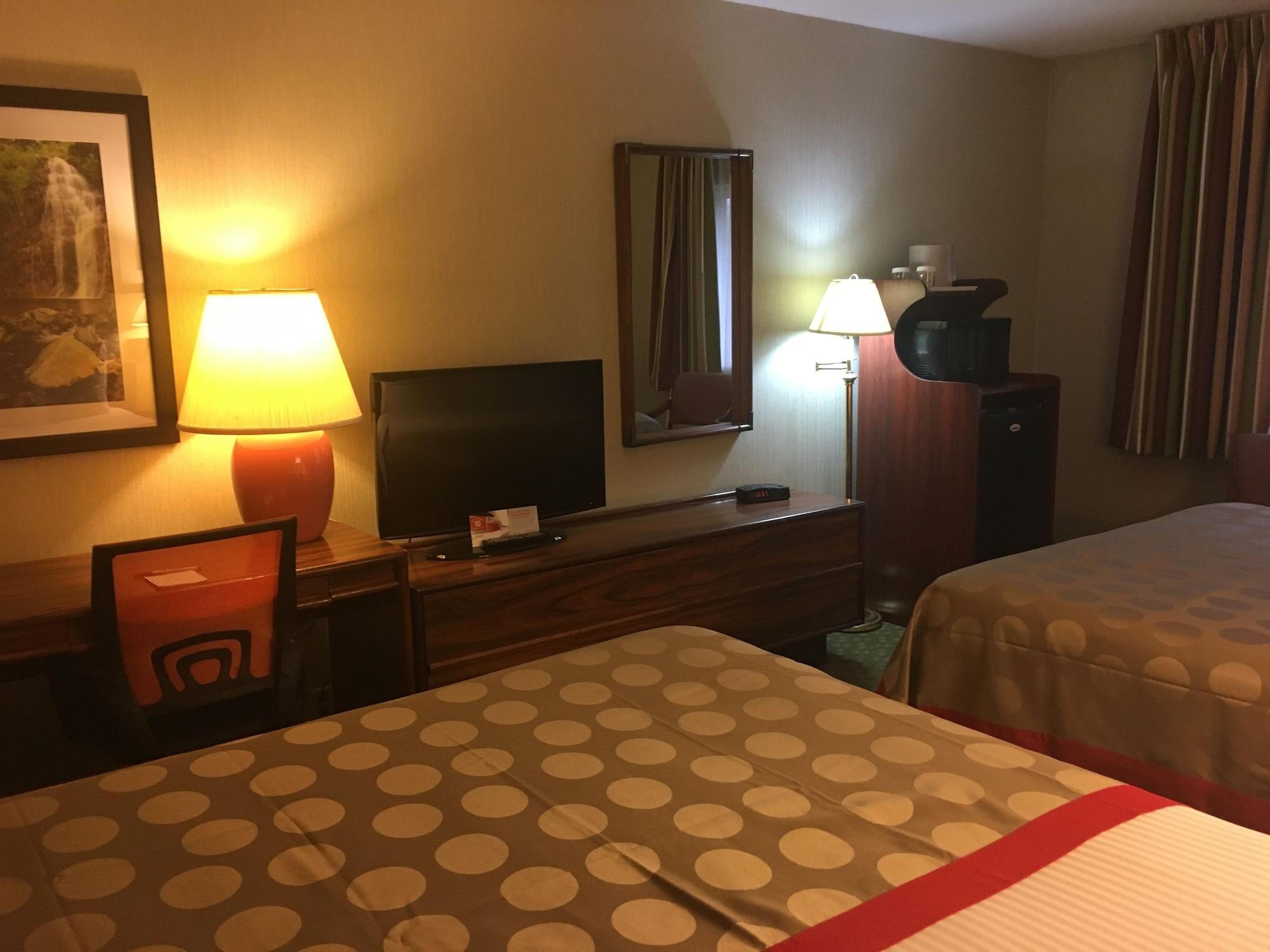Hotel Ramada By Wyndham Portland Airport Exterior foto