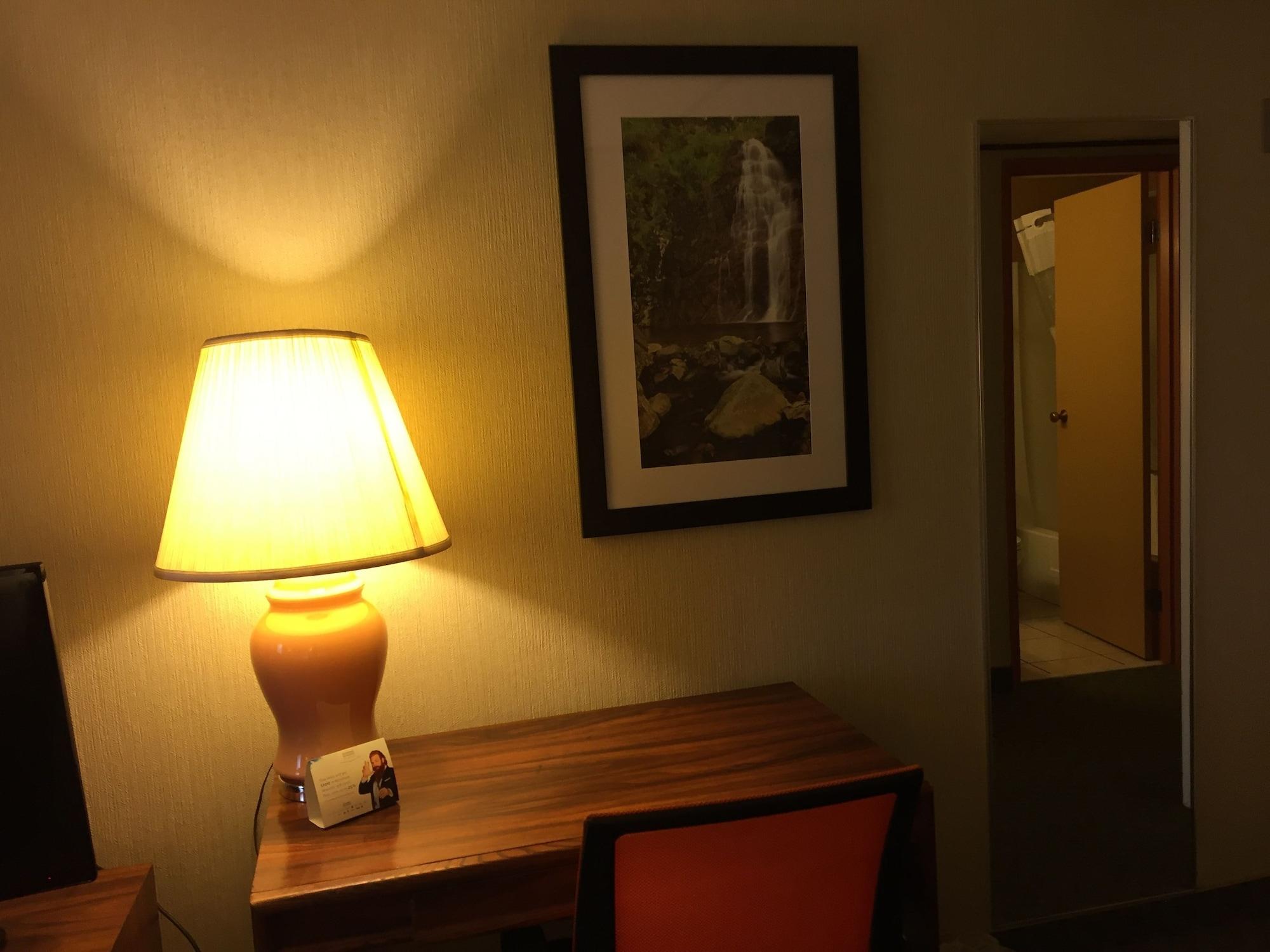 Hotel Ramada By Wyndham Portland Airport Exterior foto
