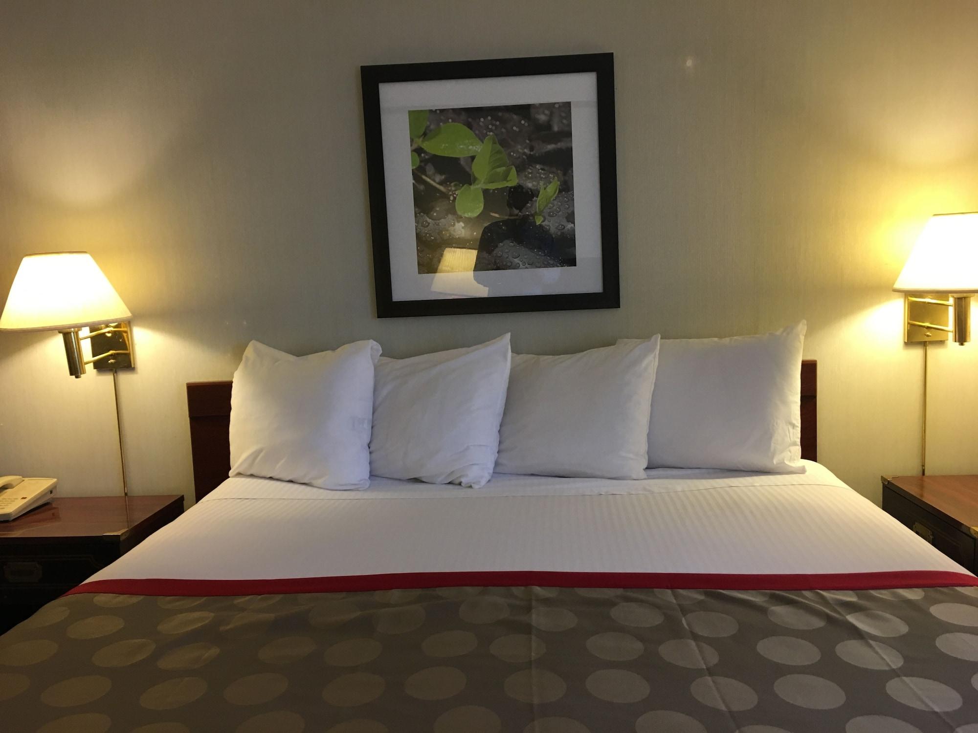 Hotel Ramada By Wyndham Portland Airport Exterior foto