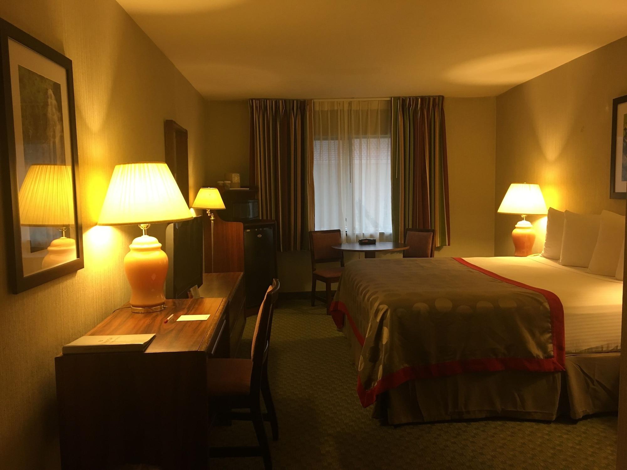 Hotel Ramada By Wyndham Portland Airport Exterior foto