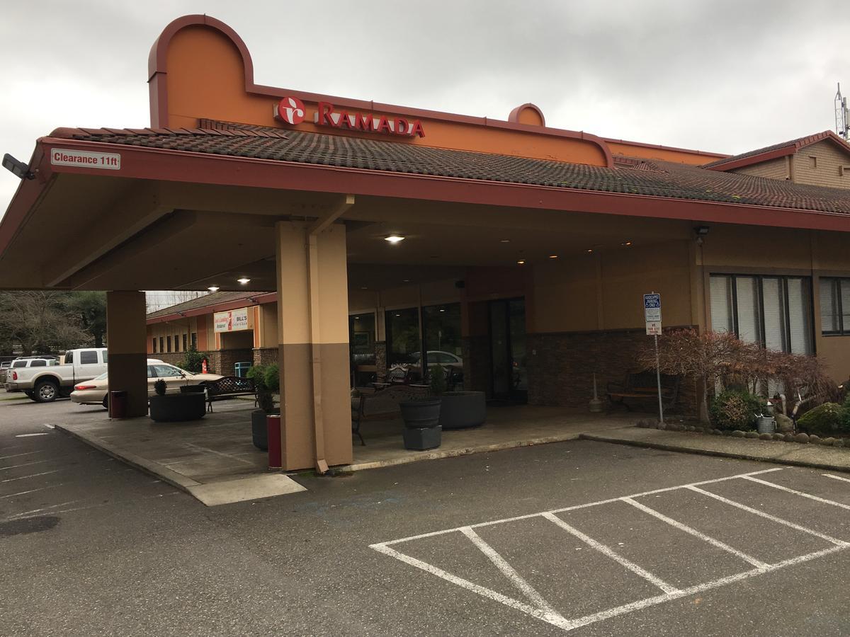 Hotel Ramada By Wyndham Portland Airport Exterior foto