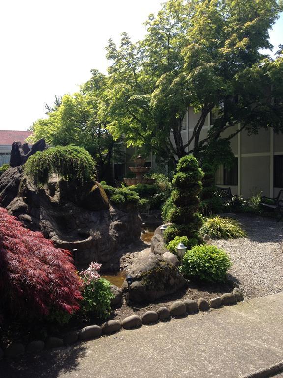 Hotel Ramada By Wyndham Portland Airport Exterior foto